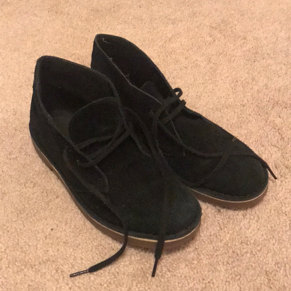 Clarks Women's Chucka Boots Black Suede
